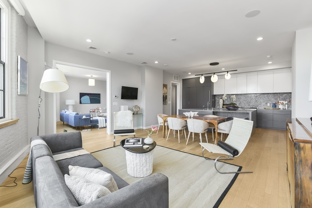 481 Harrison Avenue # 4A