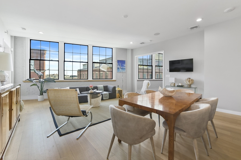 481 Harrison Avenue # 4A