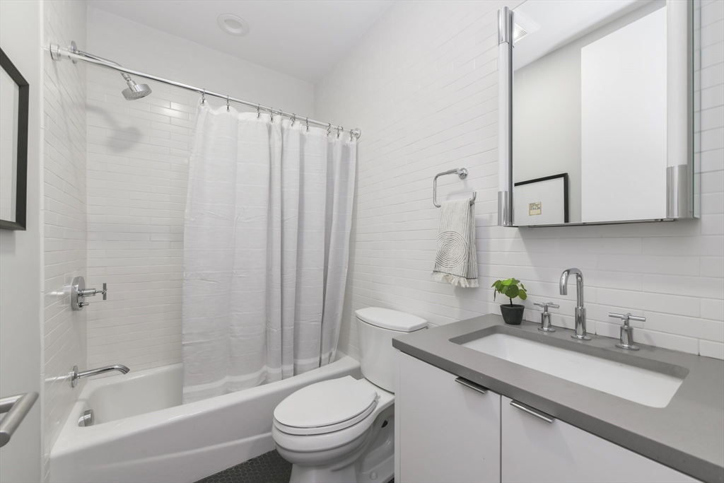 481 Harrison Avenue # 4A