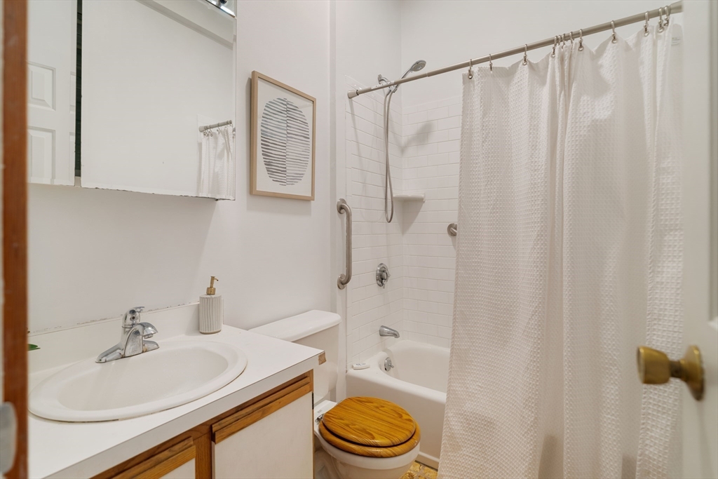 87 Bristol Street # 3C