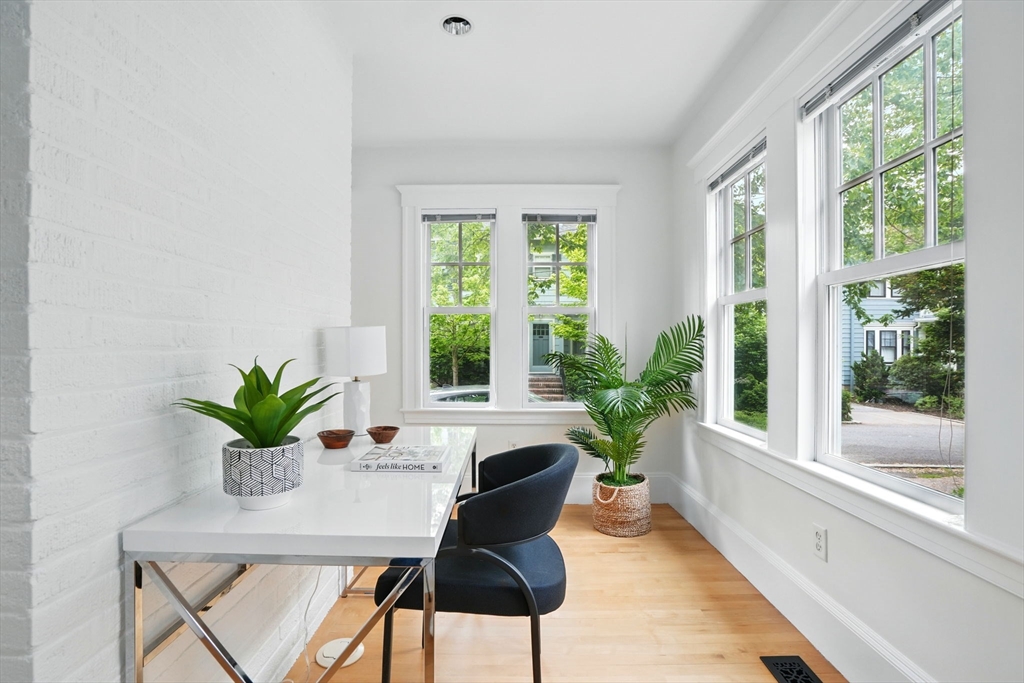 11 Longfellow Rd