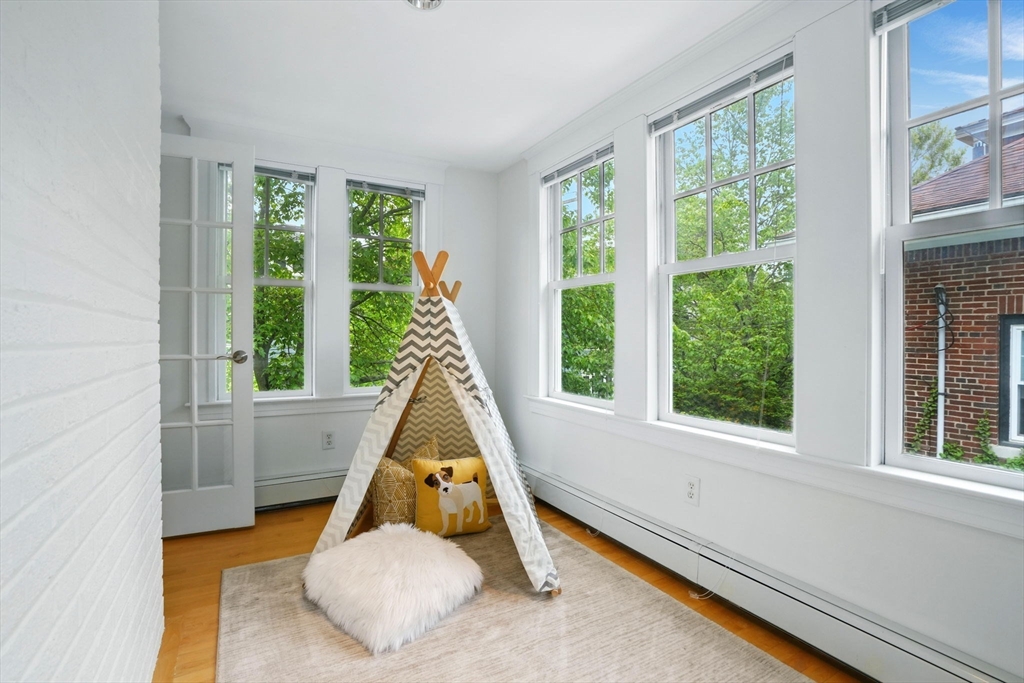 11 Longfellow Rd