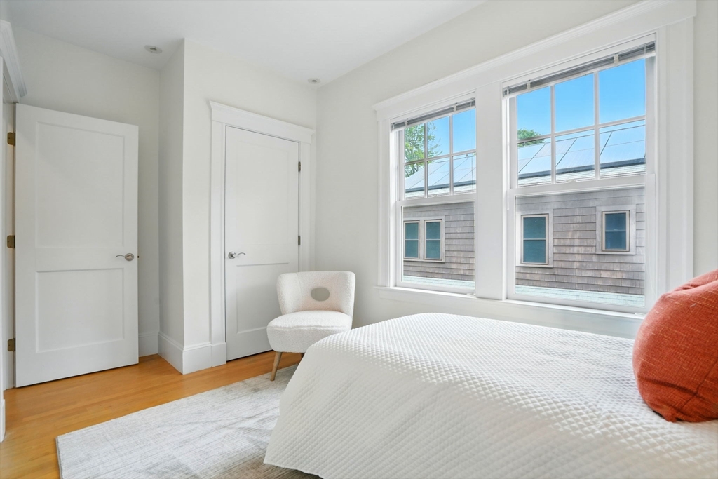 11 Longfellow Rd