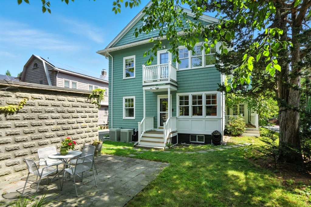 11 Longfellow Rd