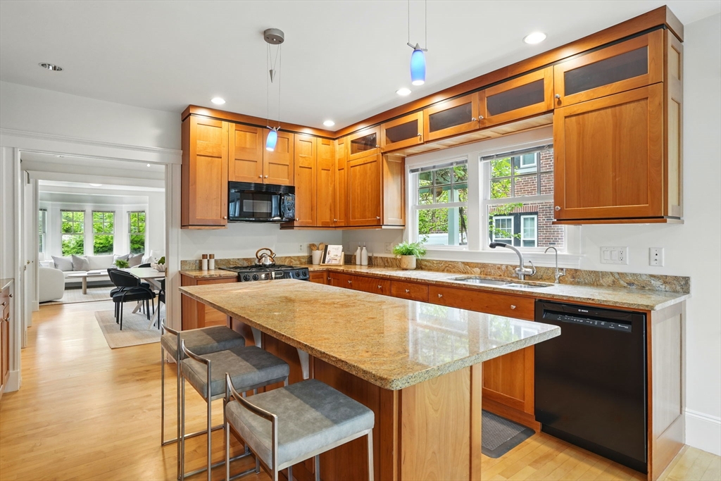 11 Longfellow Rd