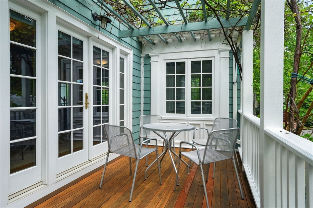 11 Longfellow Rd
