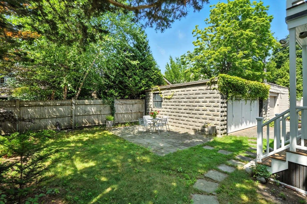 11 Longfellow Rd