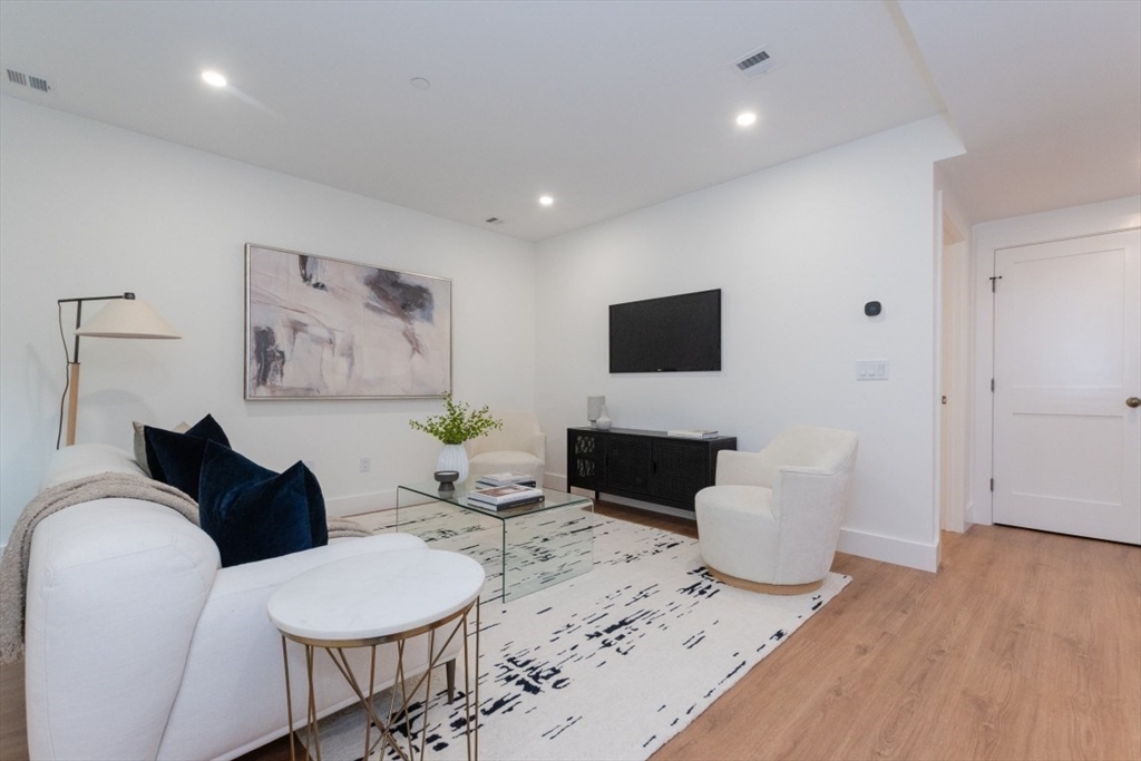 106 Inman St # 3