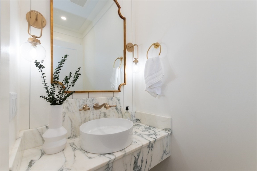 106 Inman St # 3