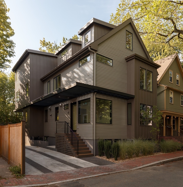 11 Sacramento Place