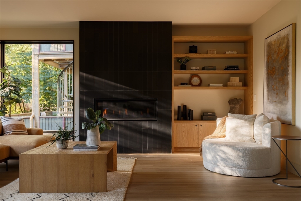 11 Sacramento Place