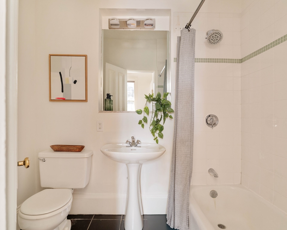 22 Bigelow Street # 1C