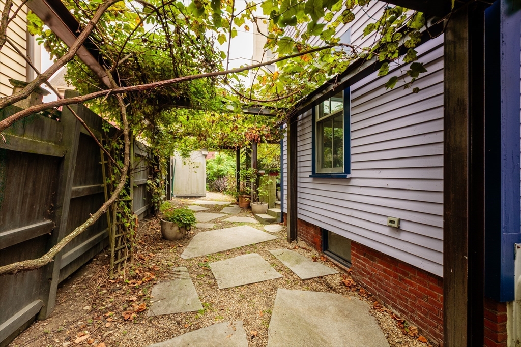 20 Flagg Street