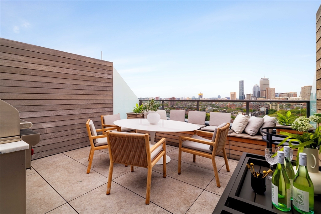 370-380 Harrison Avenue Unit: PH2G