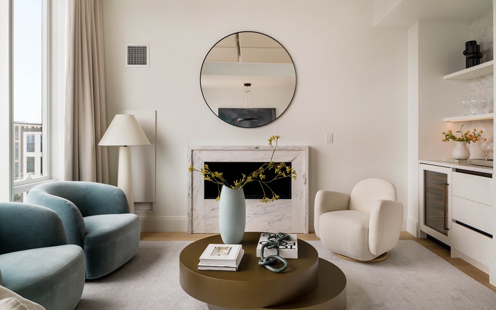 370-380 Harrison Avenue Unit: PH2G