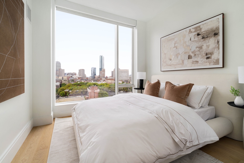 370-380 Harrison Avenue Unit: PH2G