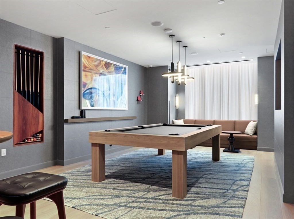 370-380 Harrison Avenue Unit: PH2G