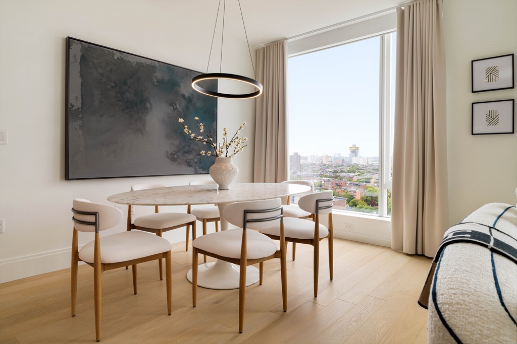 370-380 Harrison Avenue Unit: PH2G