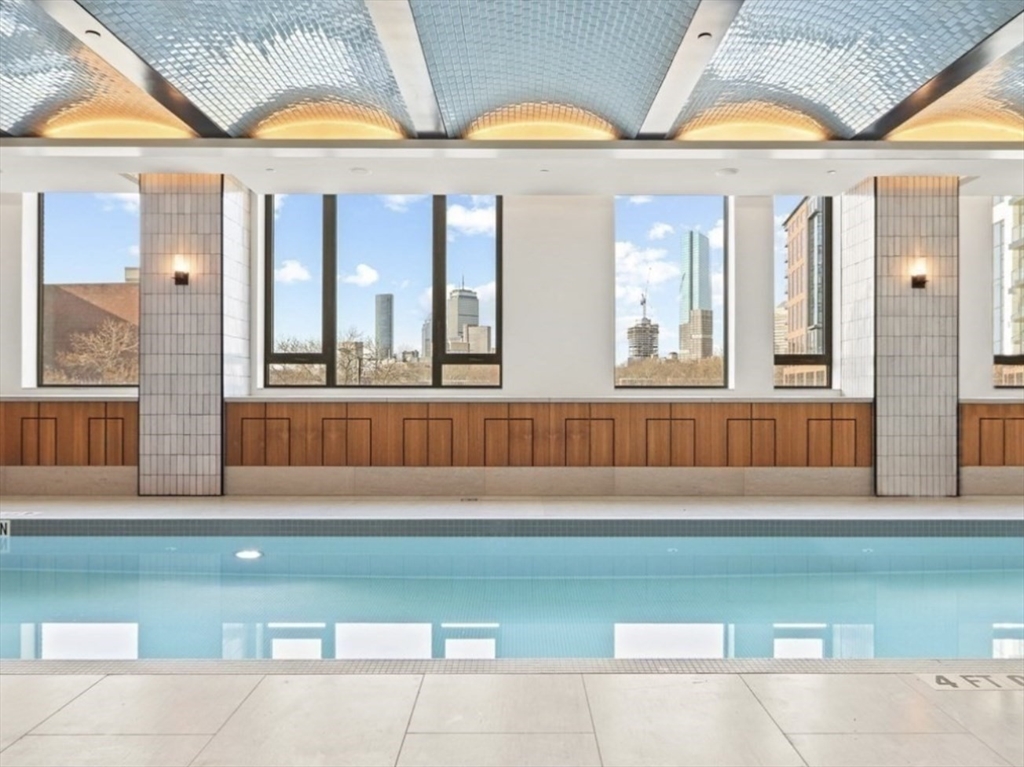 370-380 Harrison Avenue Unit: PH2G