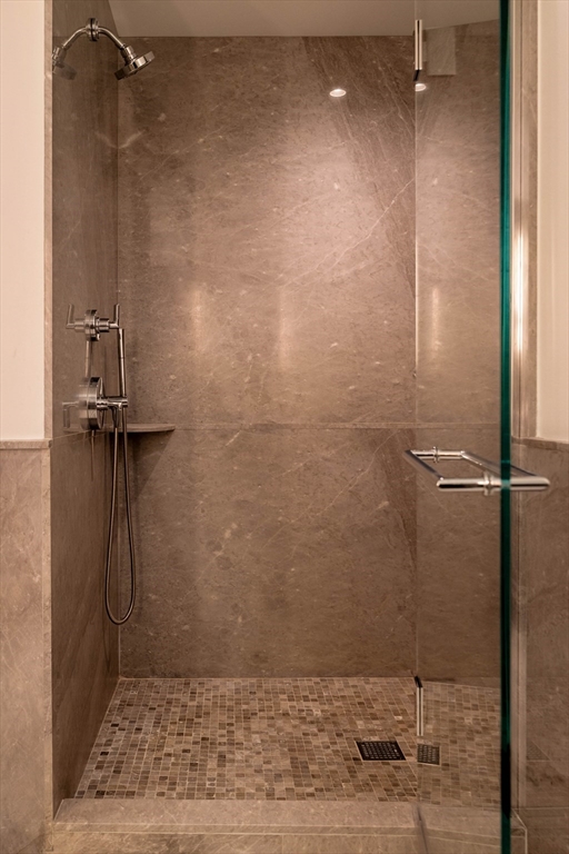 370-380 Harrison Avenue Unit: PH2G