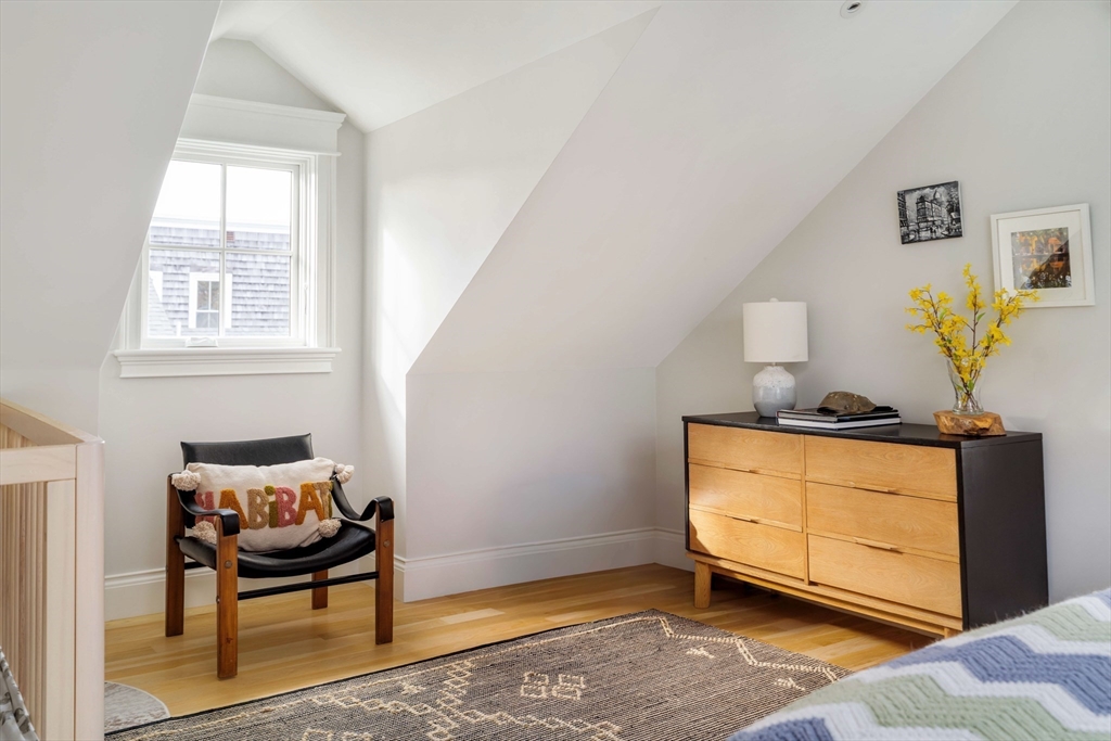 17 Ellsworth Avenue Unit: Front