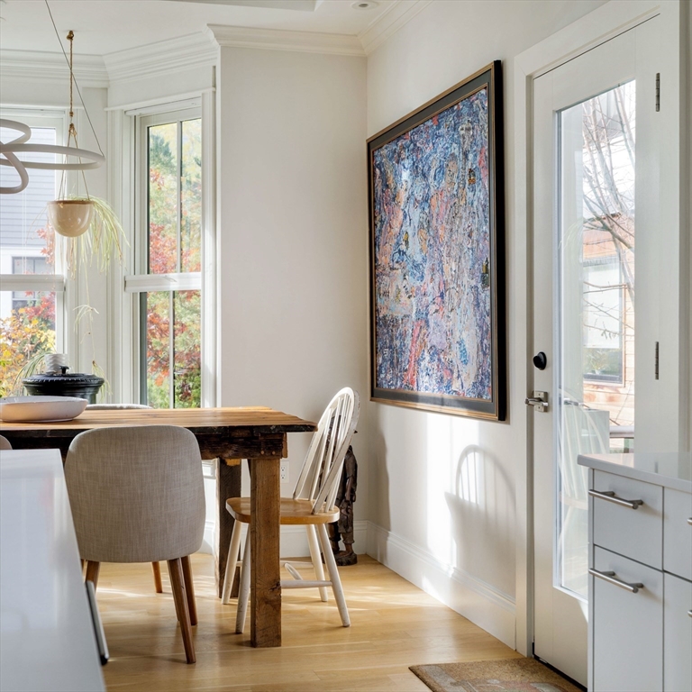 17 Ellsworth Avenue Unit: Front