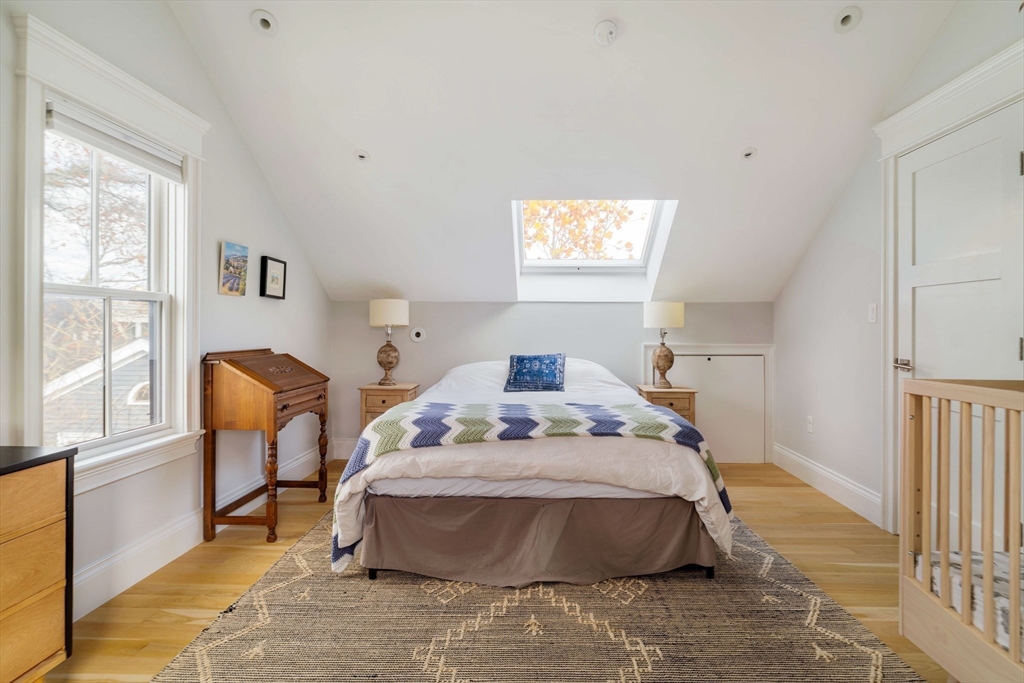 17 Ellsworth Avenue Unit: Front