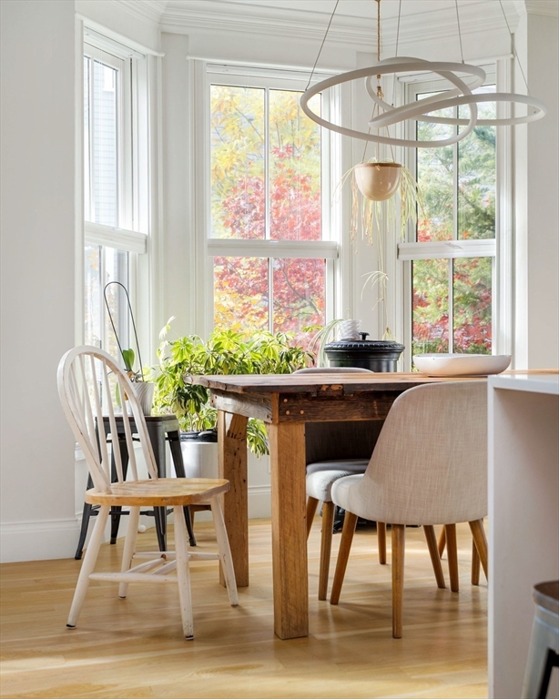 17 Ellsworth Avenue Unit: Front