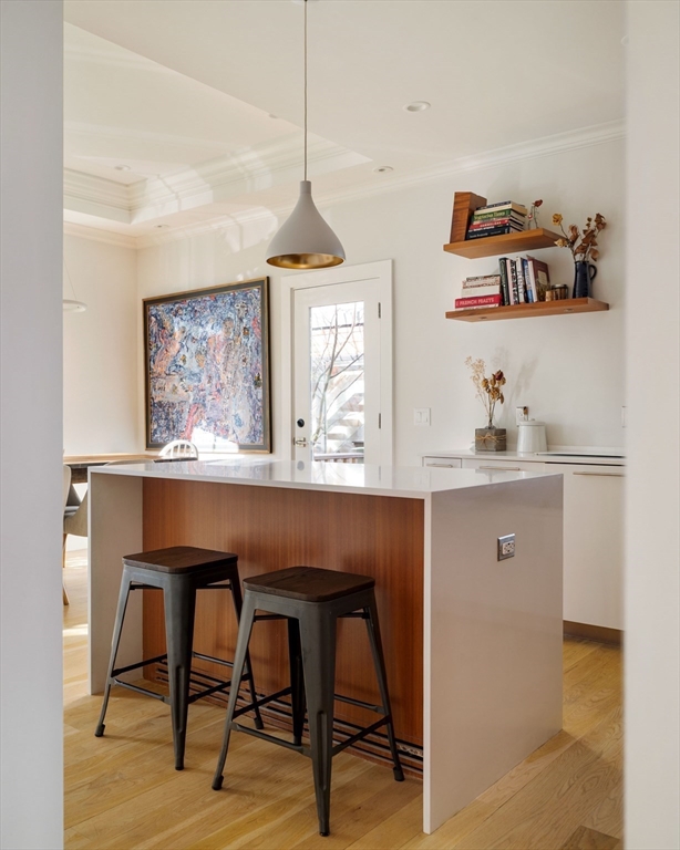 17 Ellsworth Avenue Unit: Front