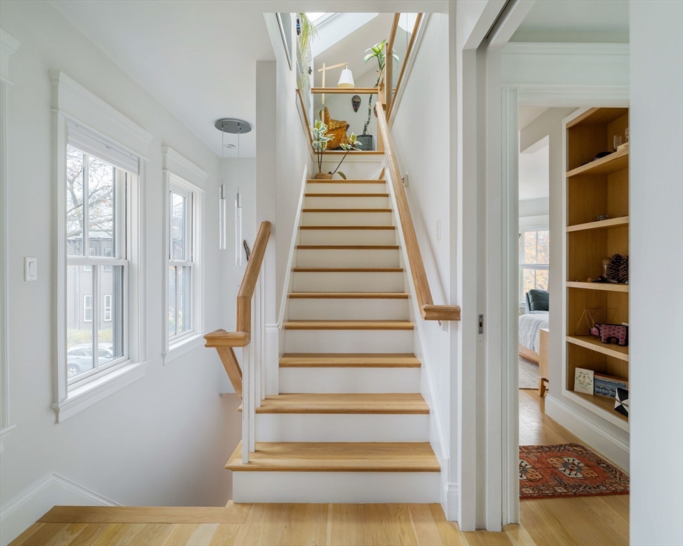 17 Ellsworth Avenue Unit: Front