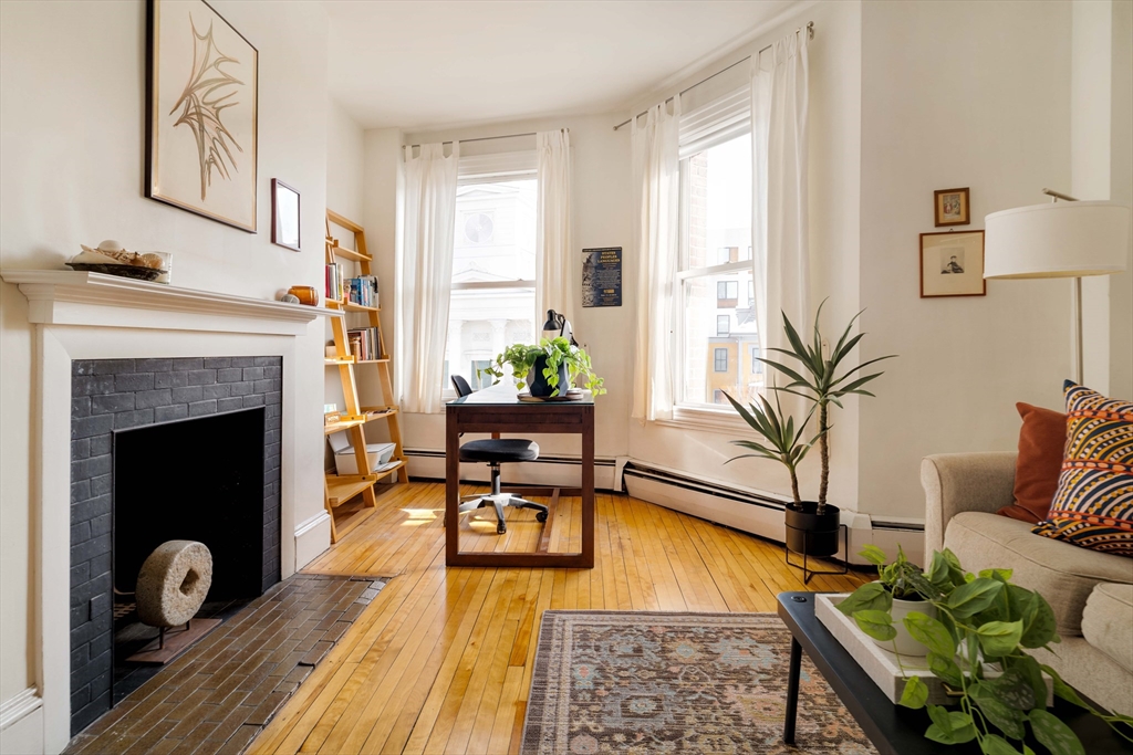 1800 Massachusetts Ave # 23