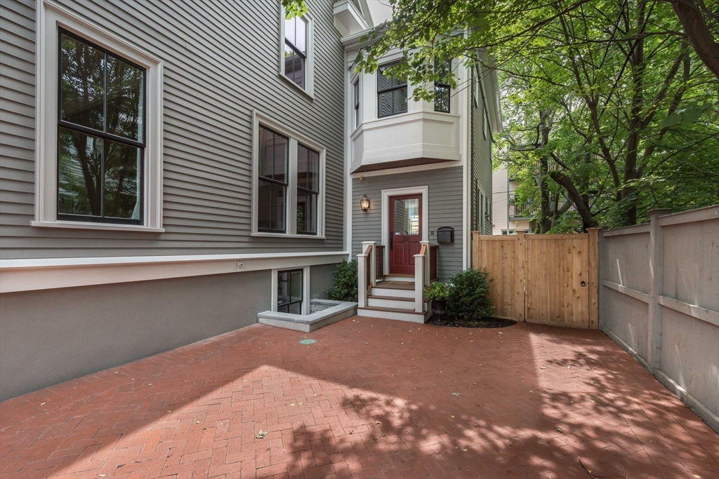 22 Clinton St # 22