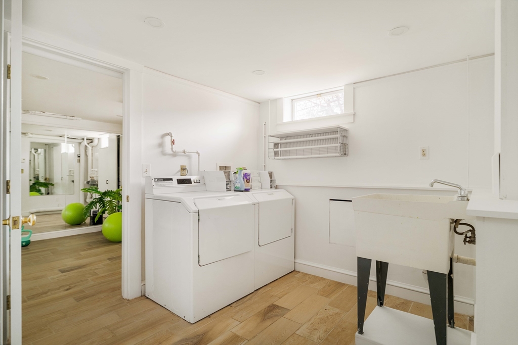 7 Sparks Street