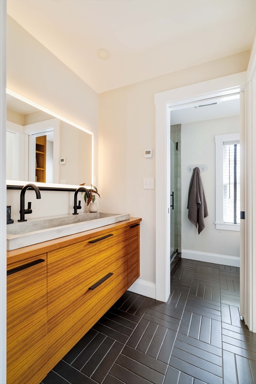 7 Sparks Street