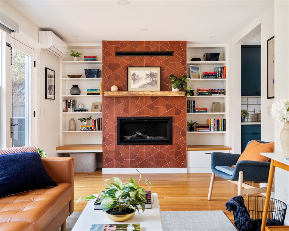 7 Sparks Street
