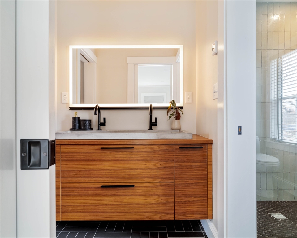 7 Sparks Street