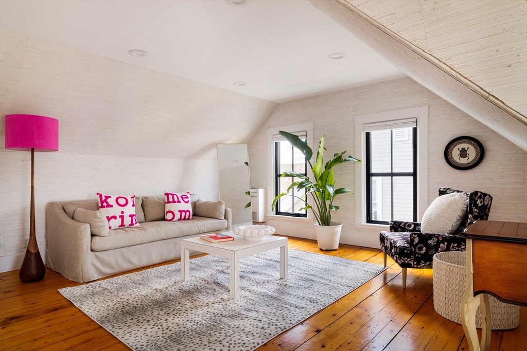 15 Loring Street