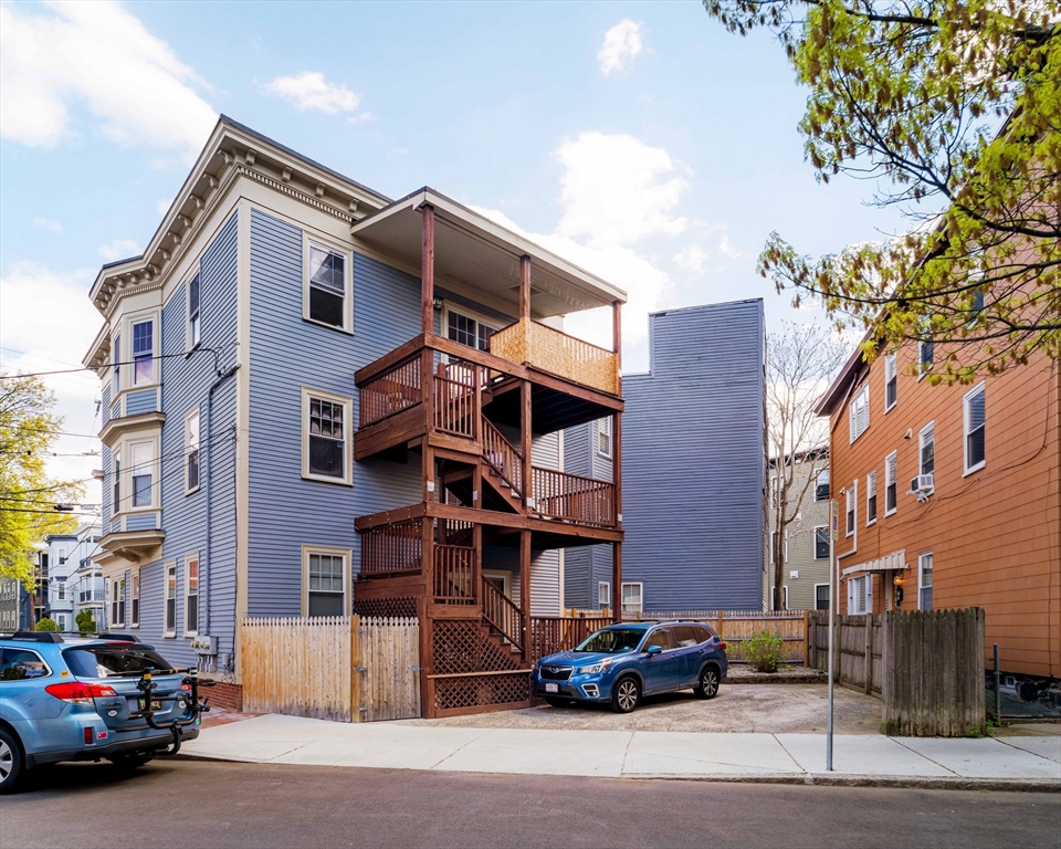 52 Plymouth St # 1