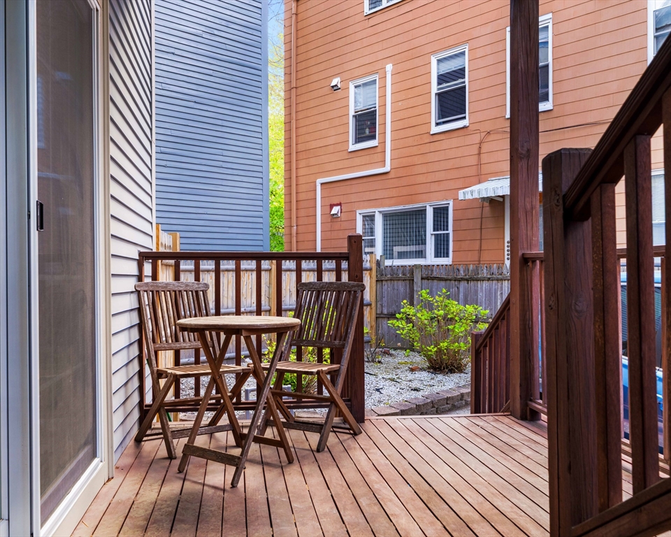 52 Plymouth St # 1