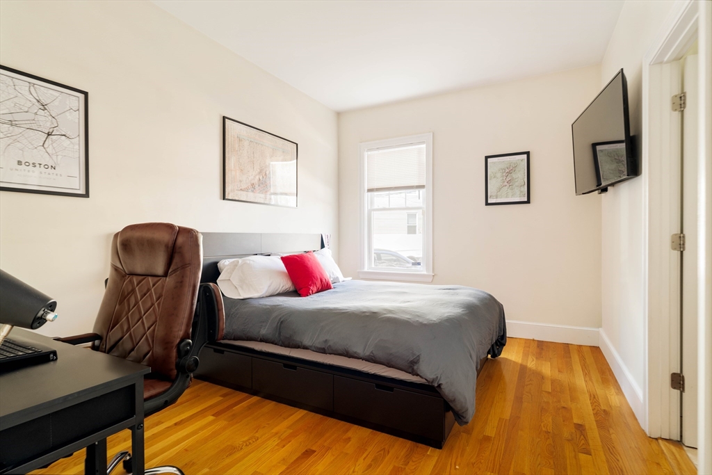 52 Plymouth St # 1