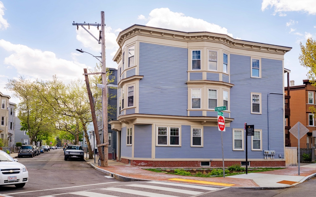 52 Plymouth St # 1