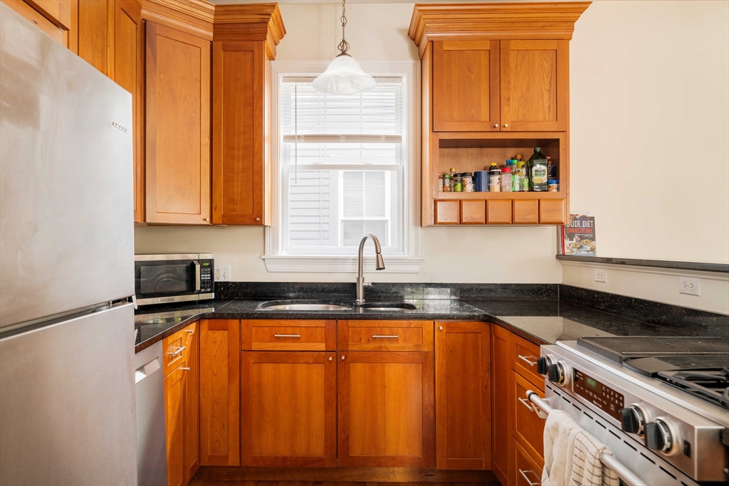 52 Plymouth St # 1