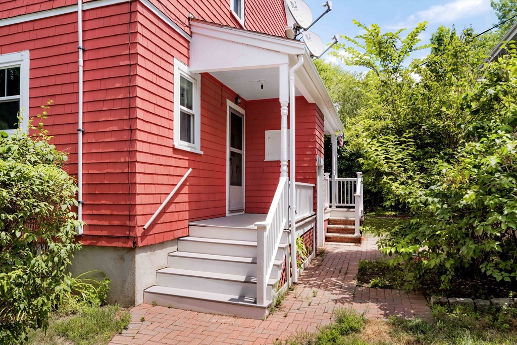 328 Huron Avenue