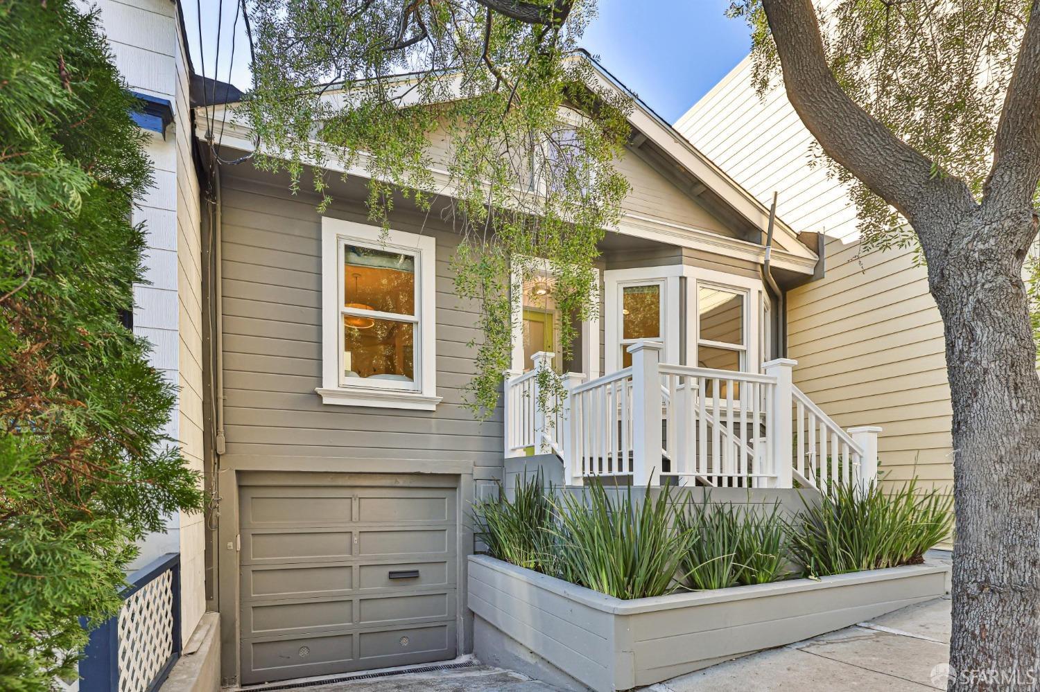 304 Moultrie Street