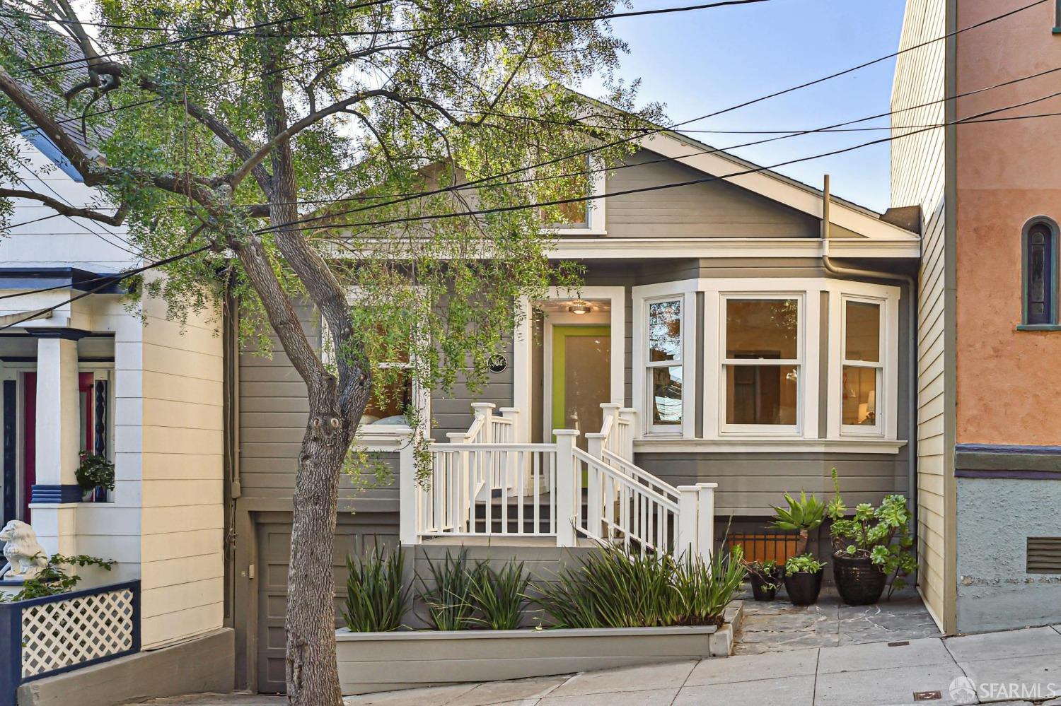 304 Moultrie Street
