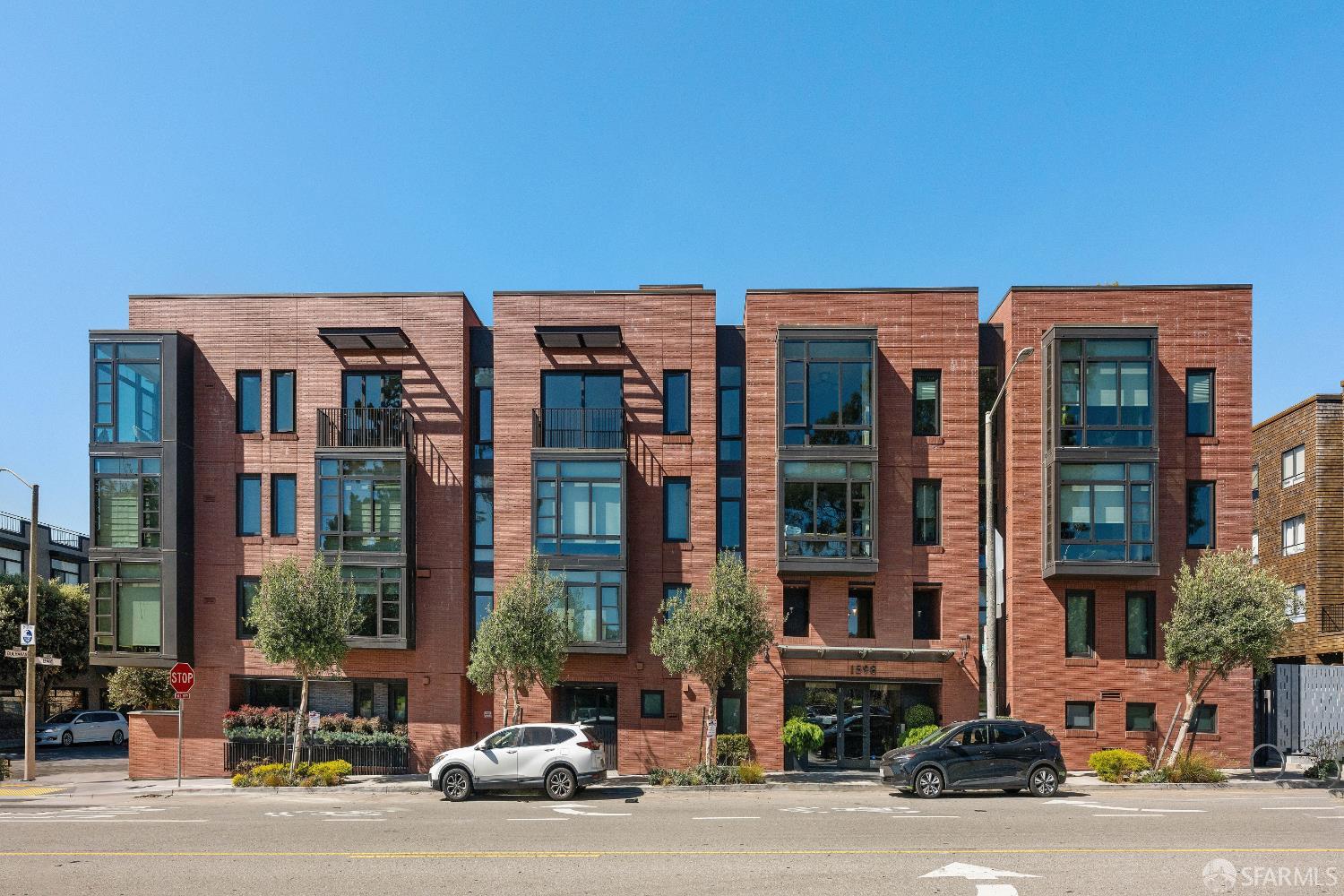 1598 Bay Street # 206