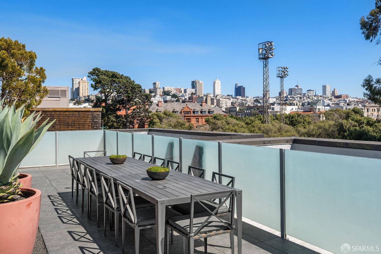 1598 Bay Street # 206