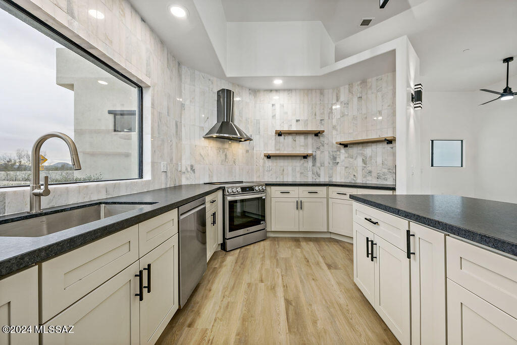 1030 W Roller Coaster Road