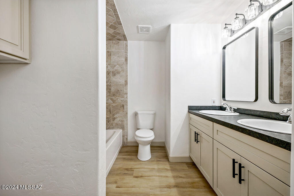 1030 W Roller Coaster Road