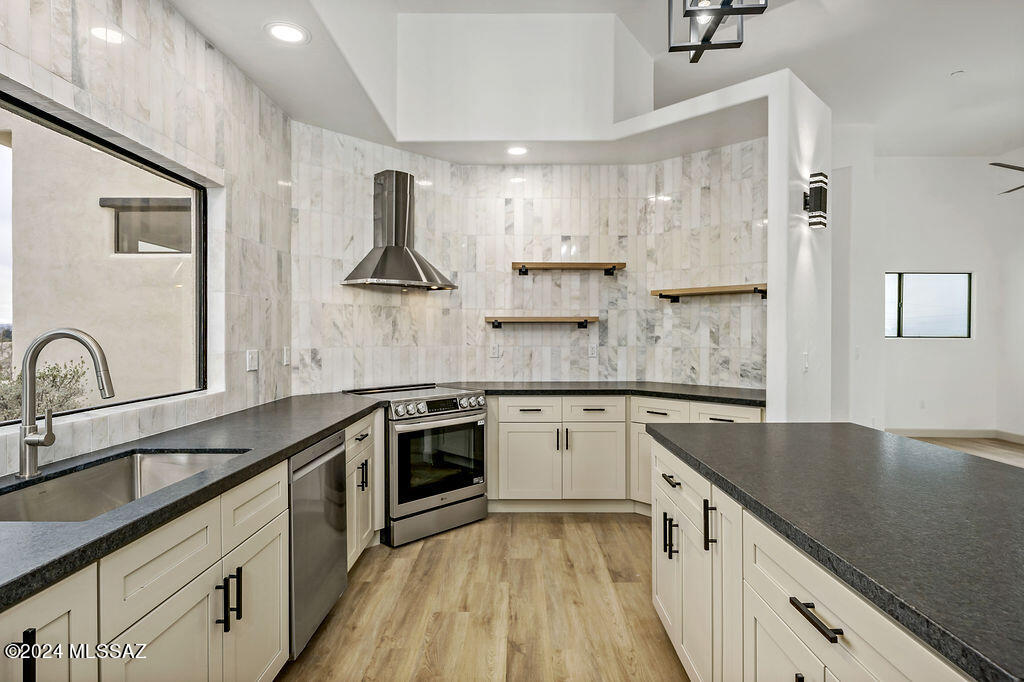 1030 W Roller Coaster Road